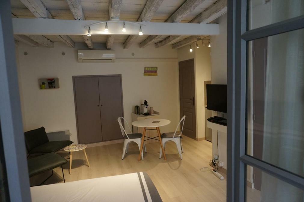 Studio Typique Et Cosy Climatise. Arlés Exterior foto