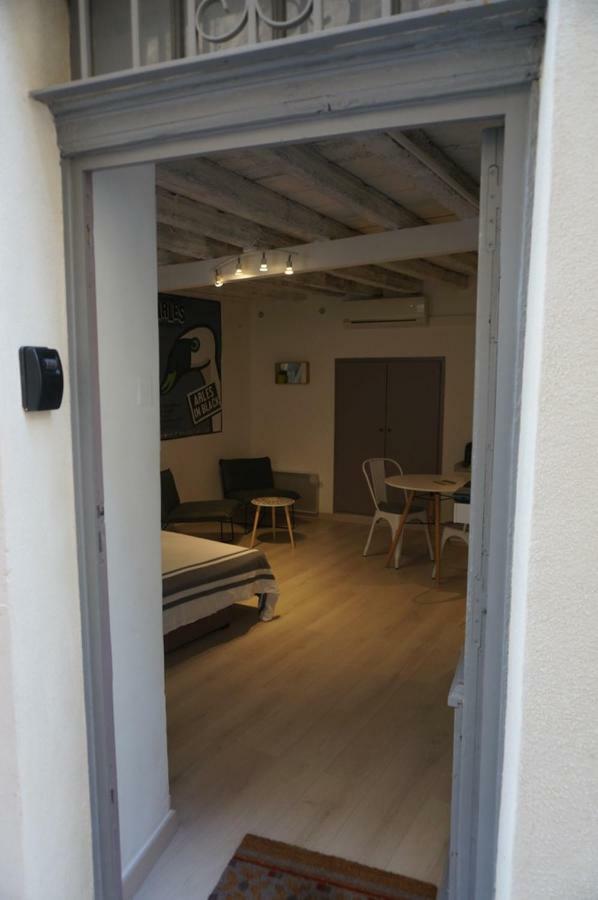 Studio Typique Et Cosy Climatise. Arlés Exterior foto